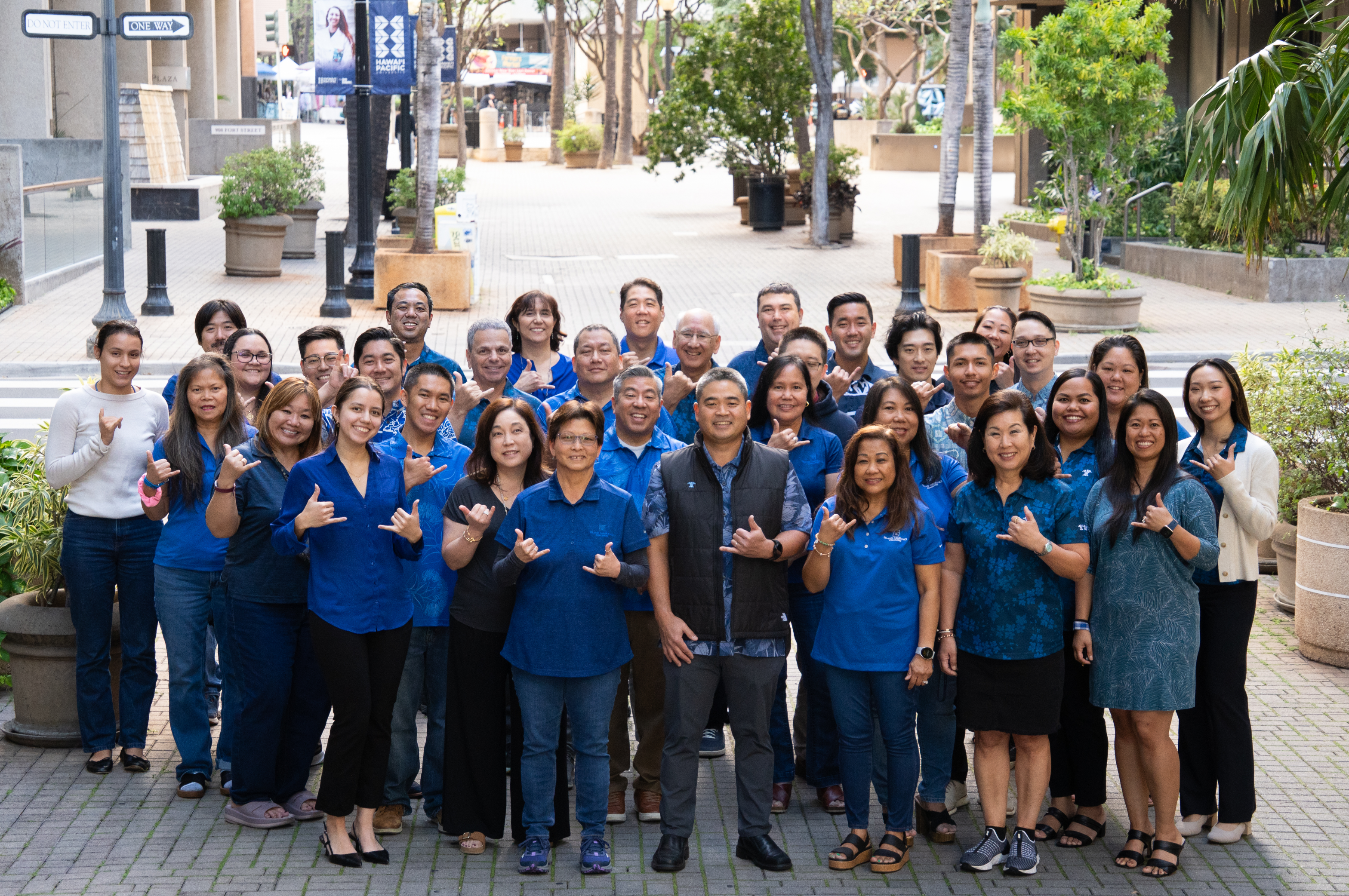 About Us 